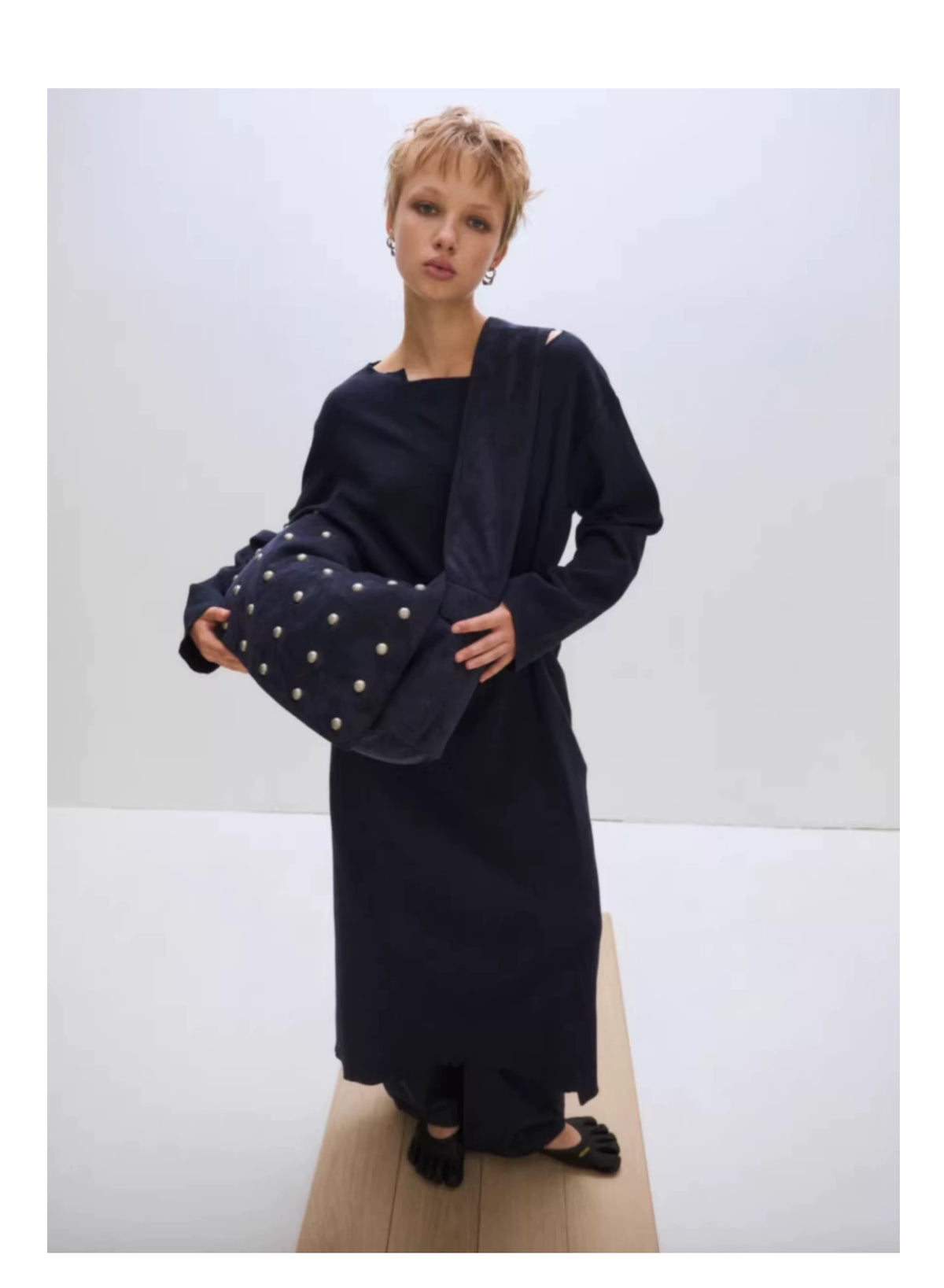 Studded Wide Strap Large Capacity Shoulder Bag in navy on model