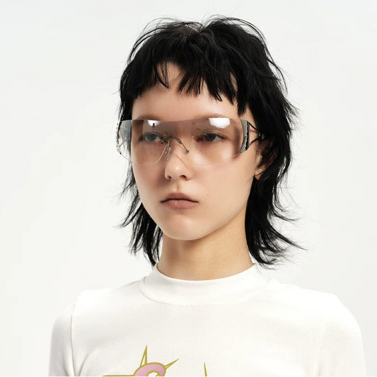 Visor-Sonnenbrille mit Strass — getragen