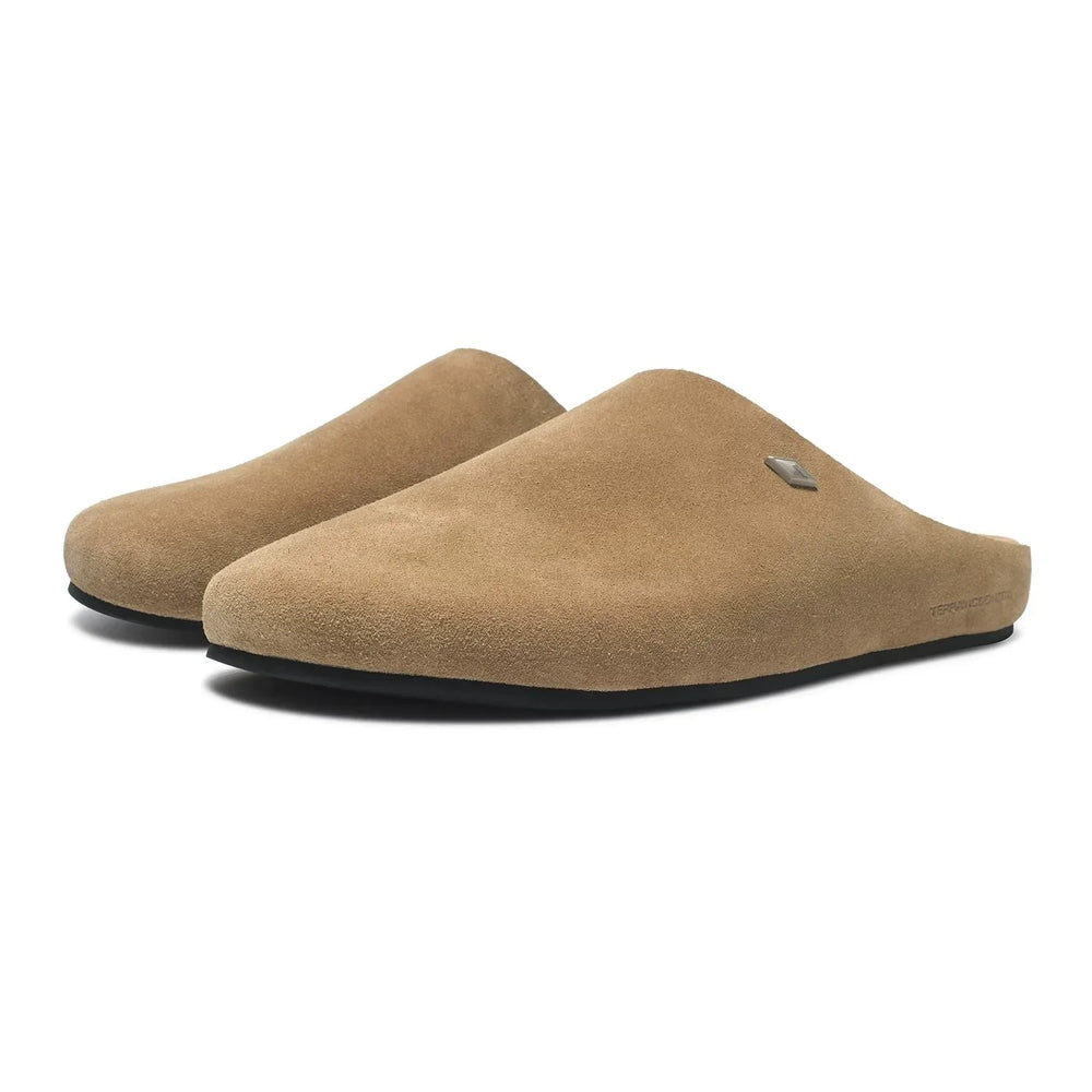 How to Style Suede Clogs: 4 Everyday Outfit Ideas