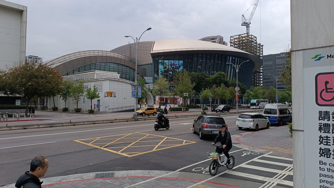 Nanjing East Road in Songshan, Taipei