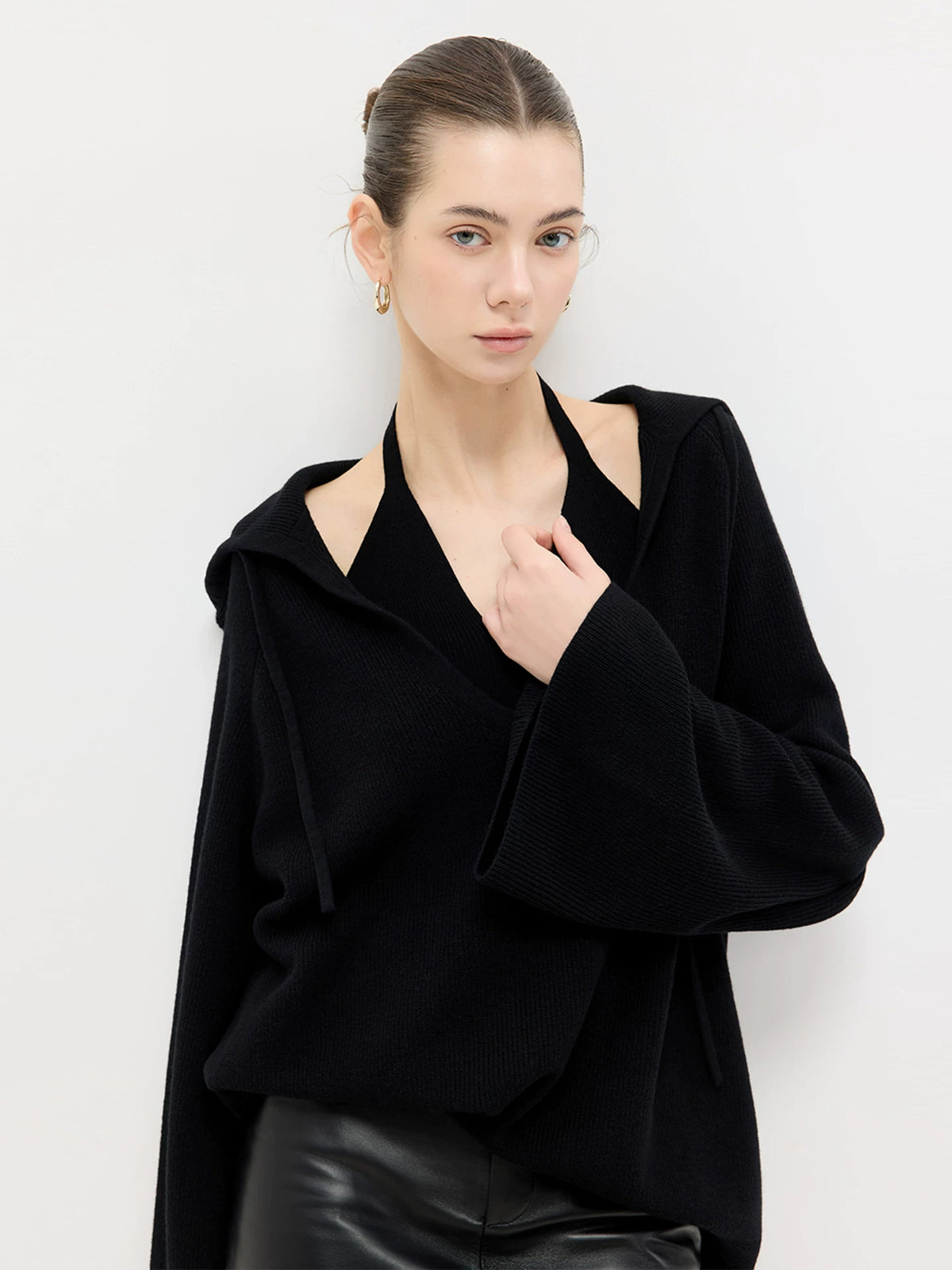 Relaxed Wool Hooded Sweater - 360 view 3
