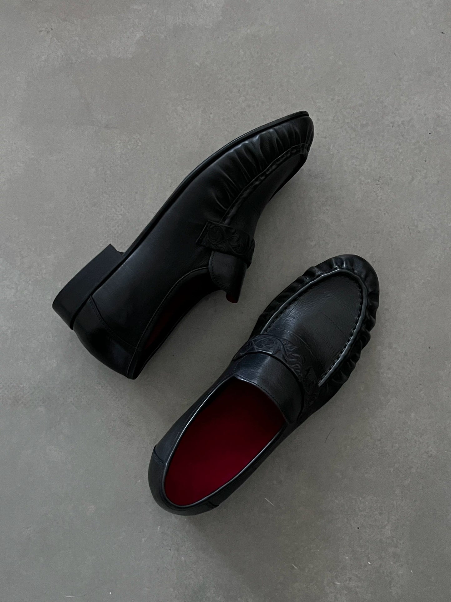 Black Rose Embossed Croc-Effect Leather Loafers
