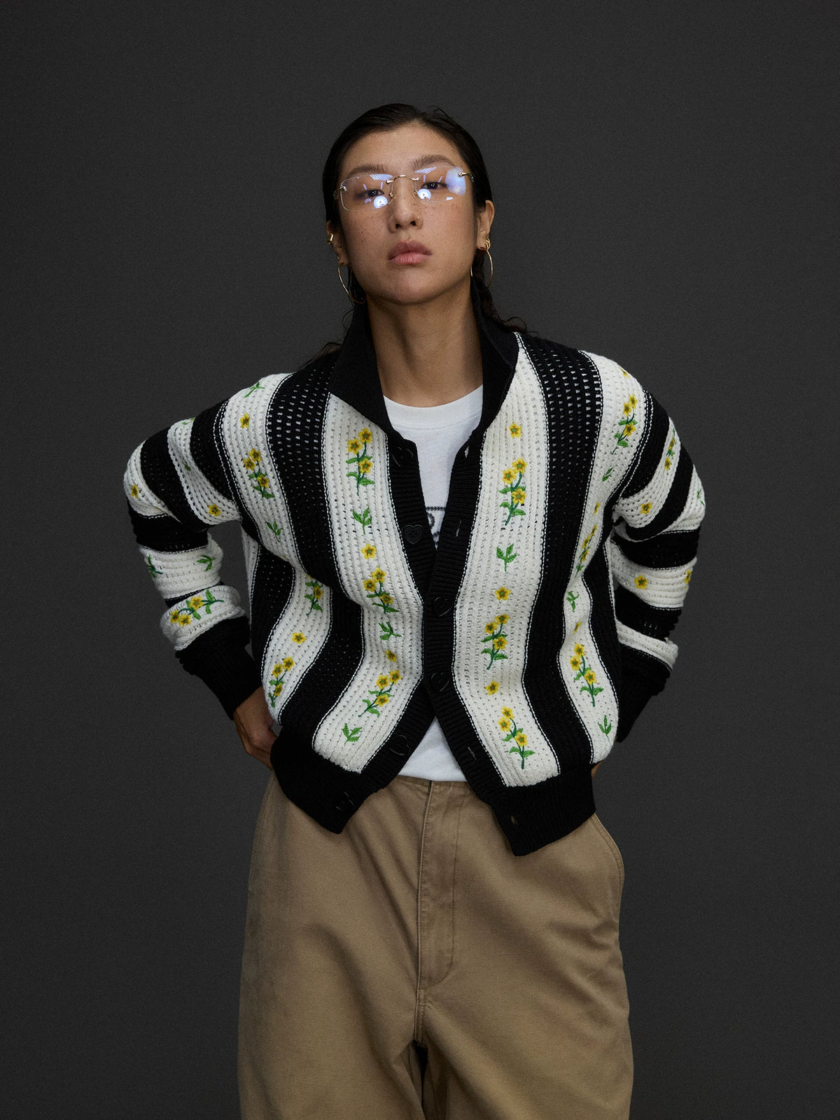 Contrast Floral Embroidered Cardigan