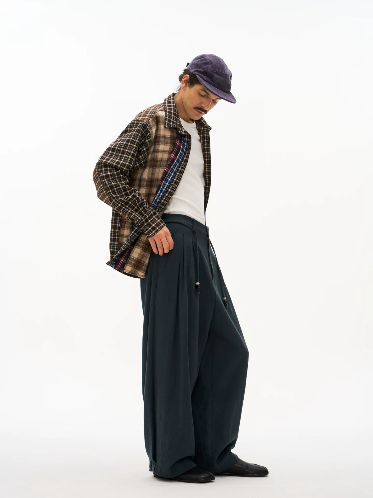 Relaxed Wide-Leg Trousers