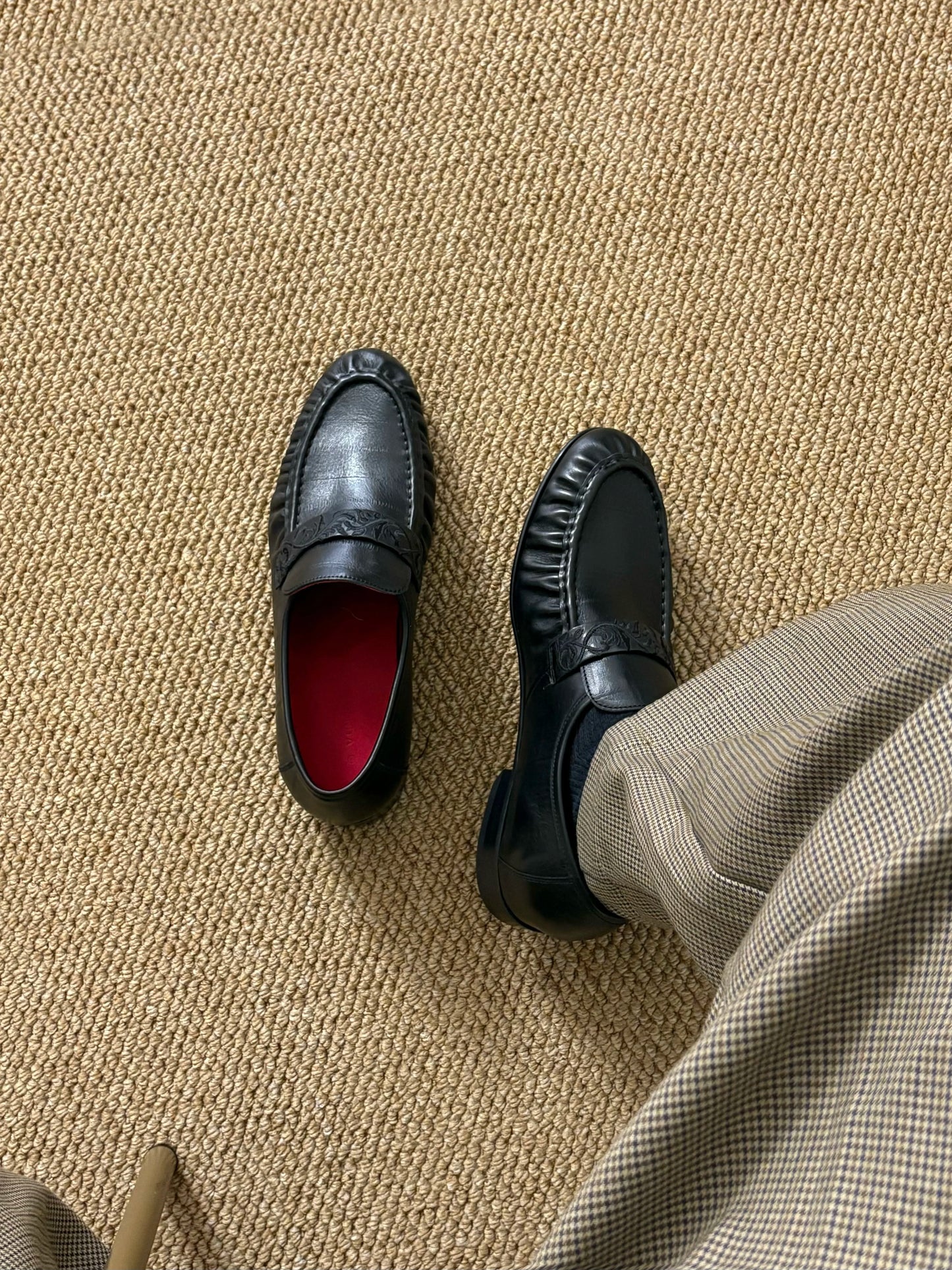 Black Rose Embossed Croc-Effect Leather Loafers