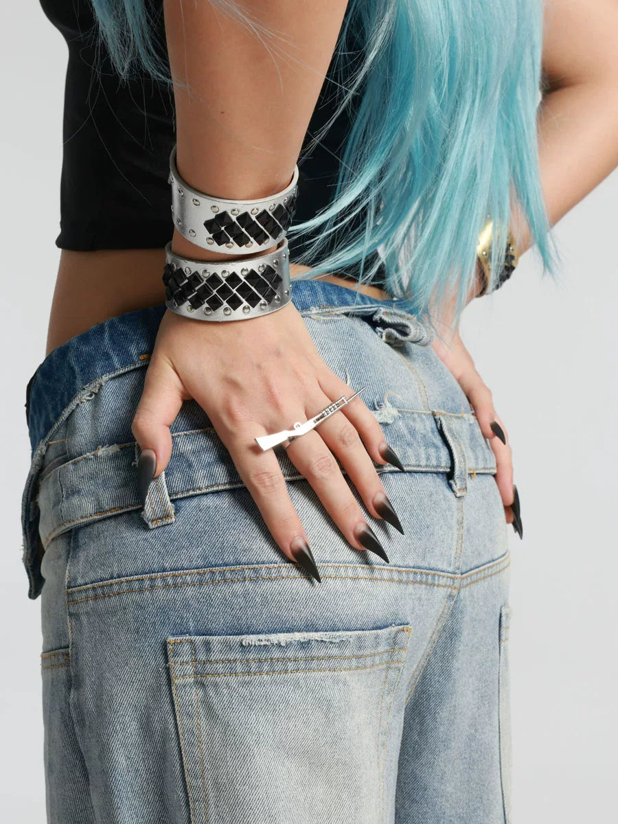 Adjustable Gun-Shaped Double-Finger Ring worn on the hand