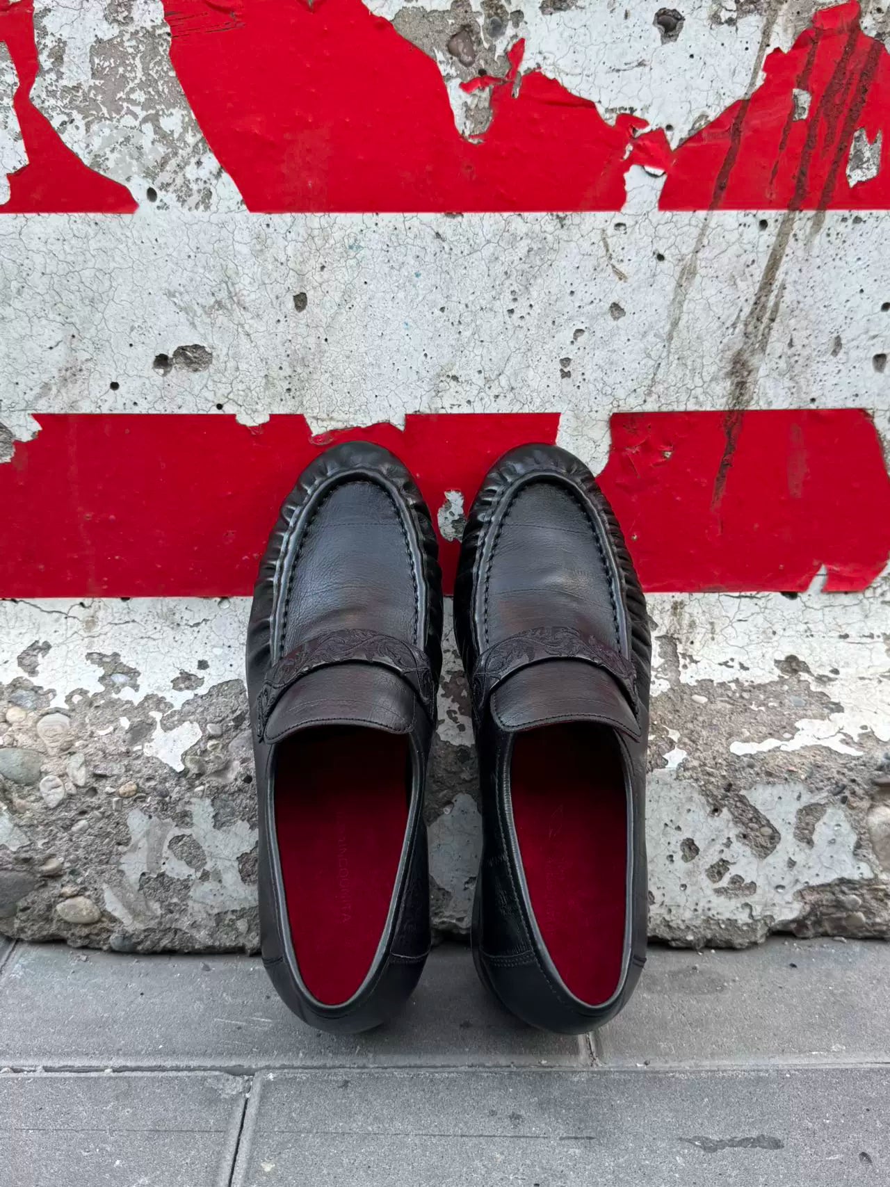 Black Rose Embossed Croc-Effect Leather Loafers