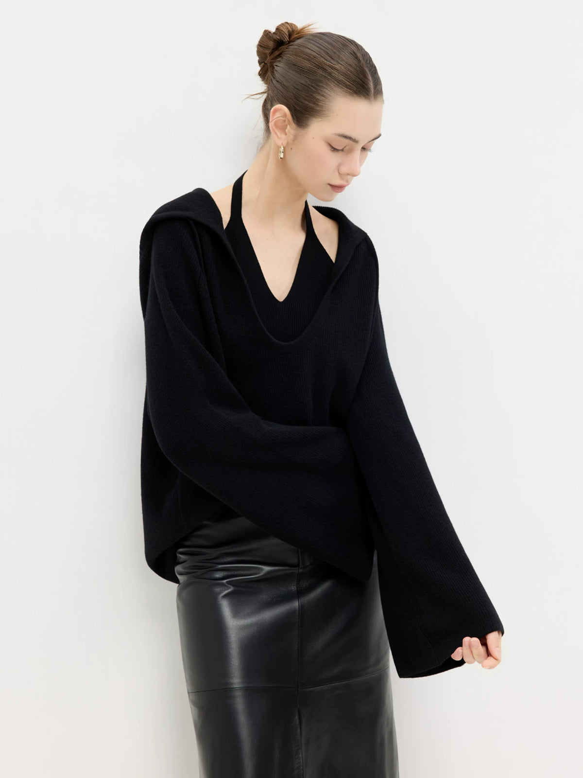 Relaxed Wool Hooded Sweater - 360 view 4