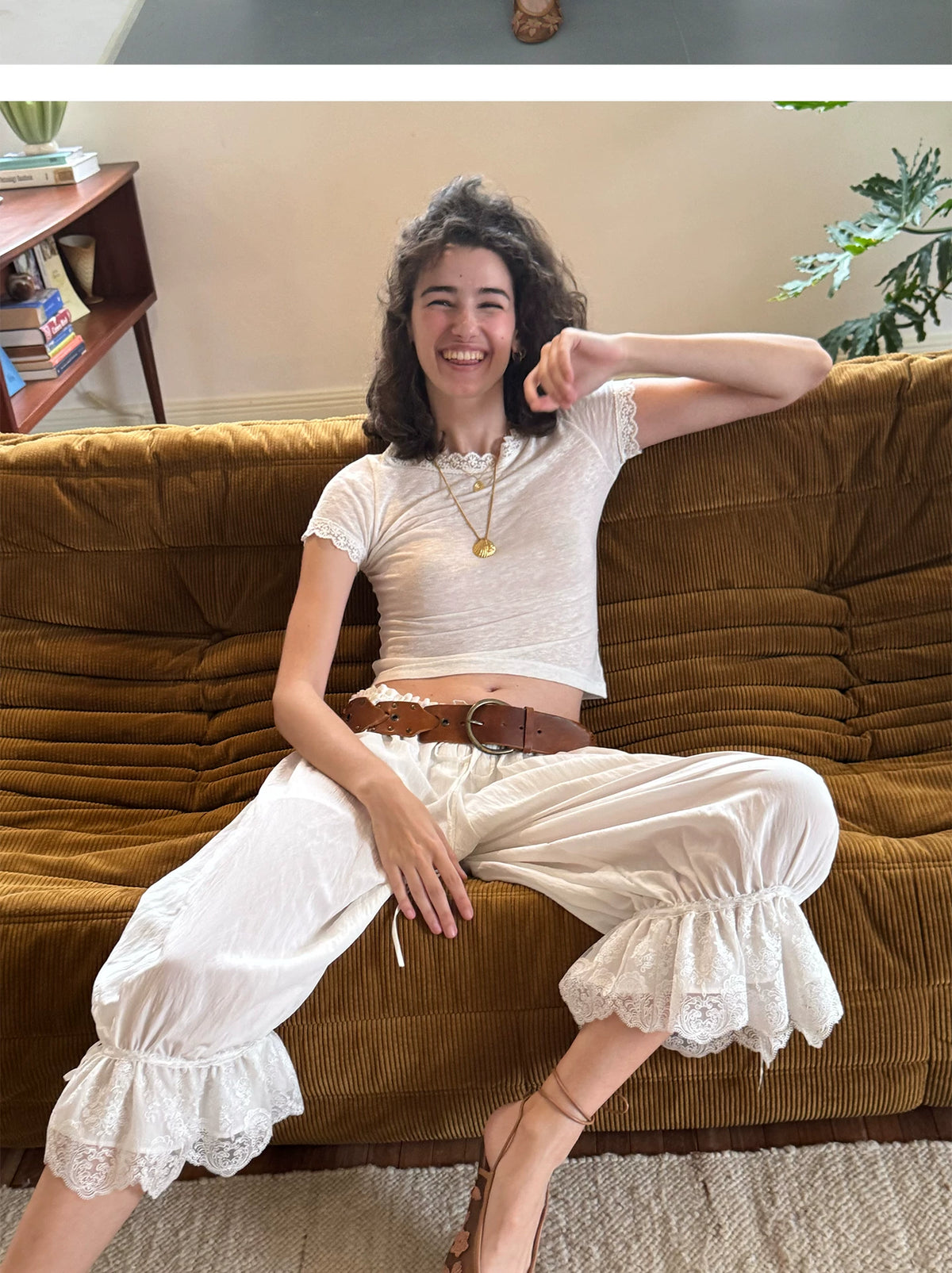 Lace-Trim Cropped Balloon Pants