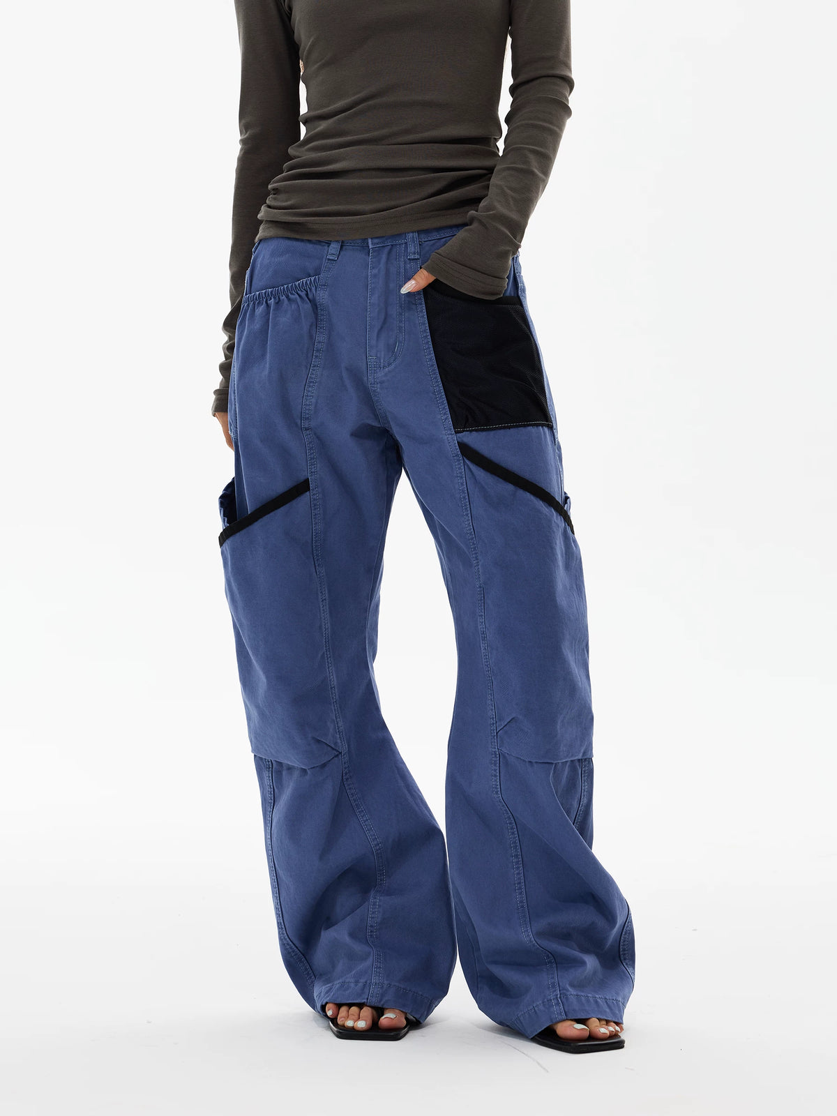 Workwear blue wide-leg cargo pants, front detail
