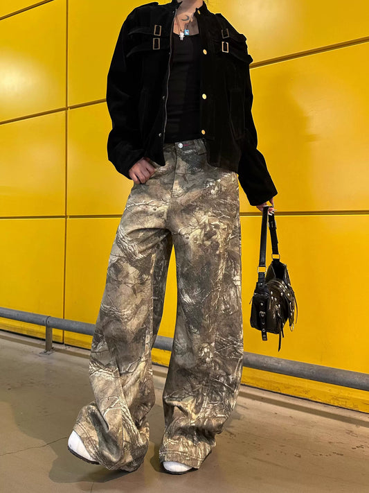 Gray brown camouflage wide-leg pants, front view on model