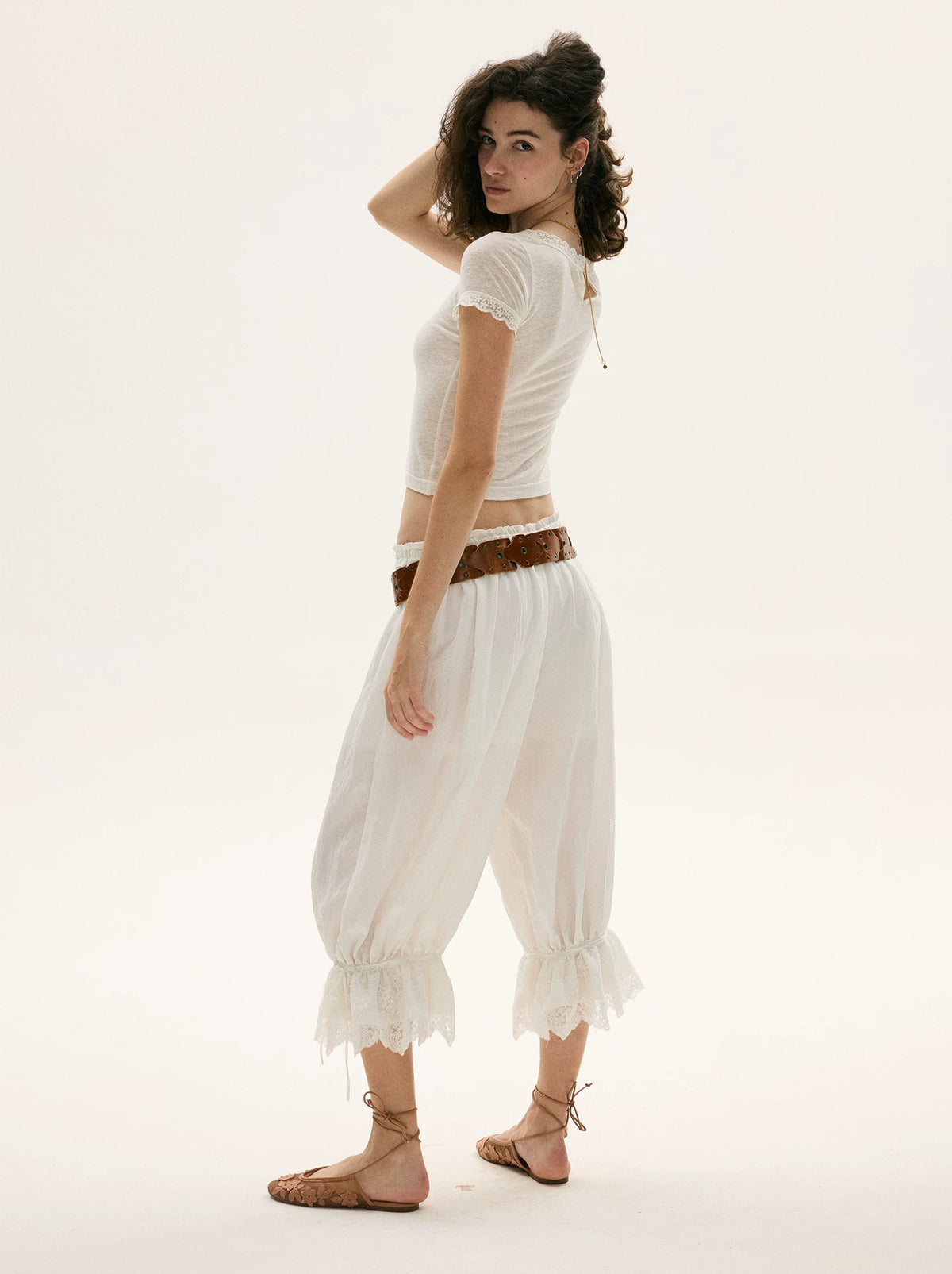 Lace-Trim Cropped Balloon Pants - 360 view 3