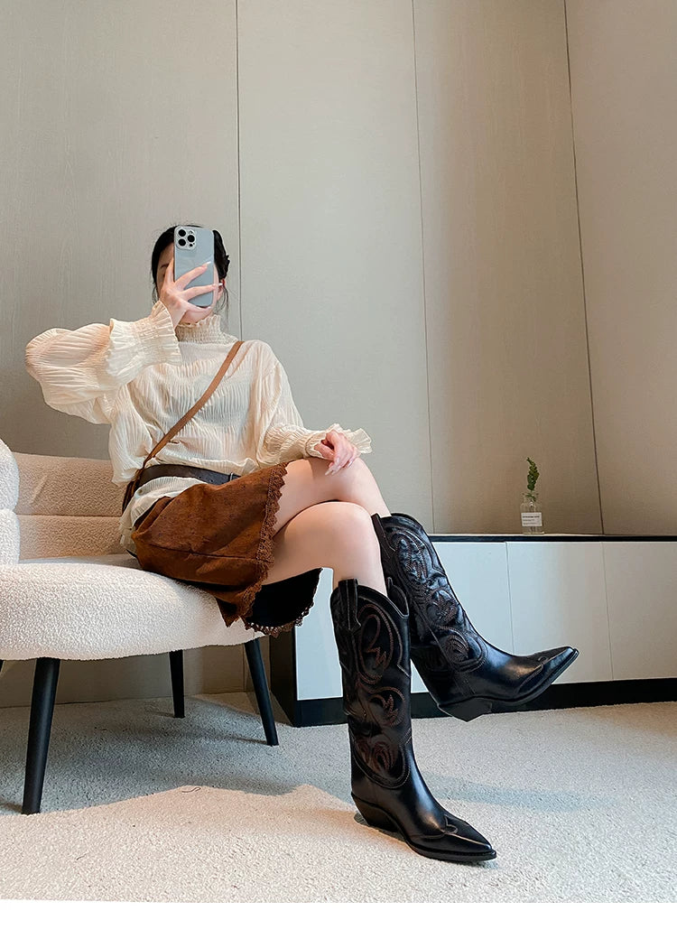 Women's Embroidered Pointed Toe Western Knee-High Boots