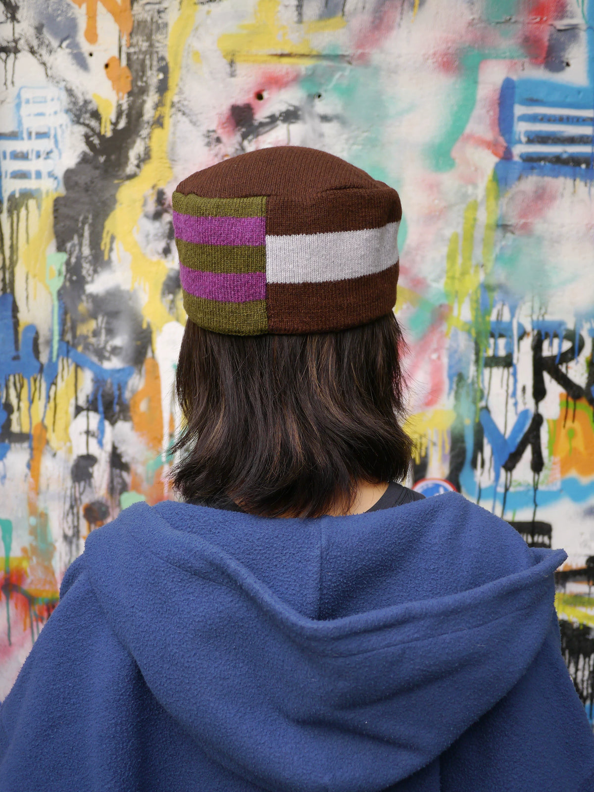 Embroidered Curved-Brim Knit Cap in Navy and Brown color