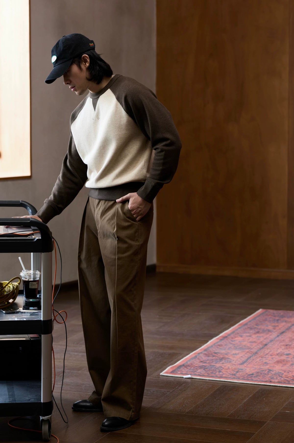 Colorblock Raglan Sweatshirt in apricot and brown