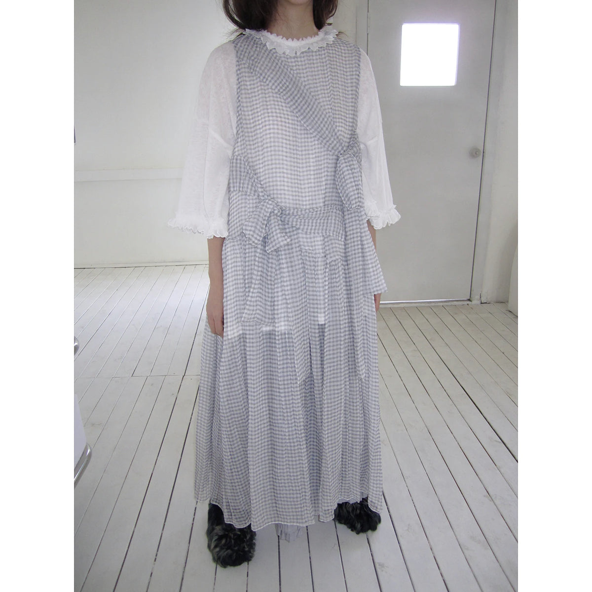 Blaues kariertes Kleid mit Schleifen-Trägern