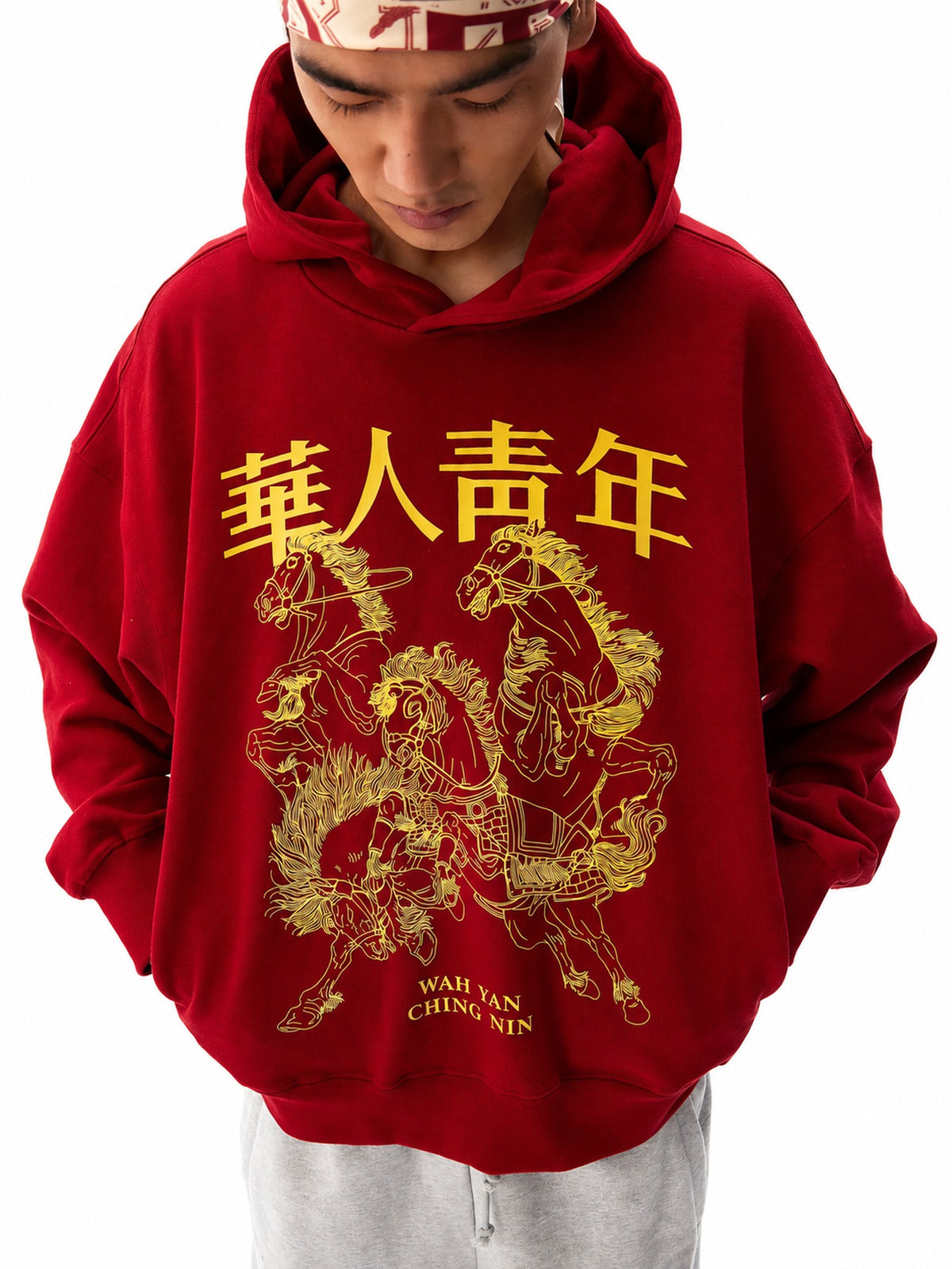 Entspannter Pullover-Hoodie mit Pferdedruck