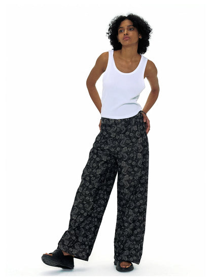 Curved Seam Straight Leg Jeans