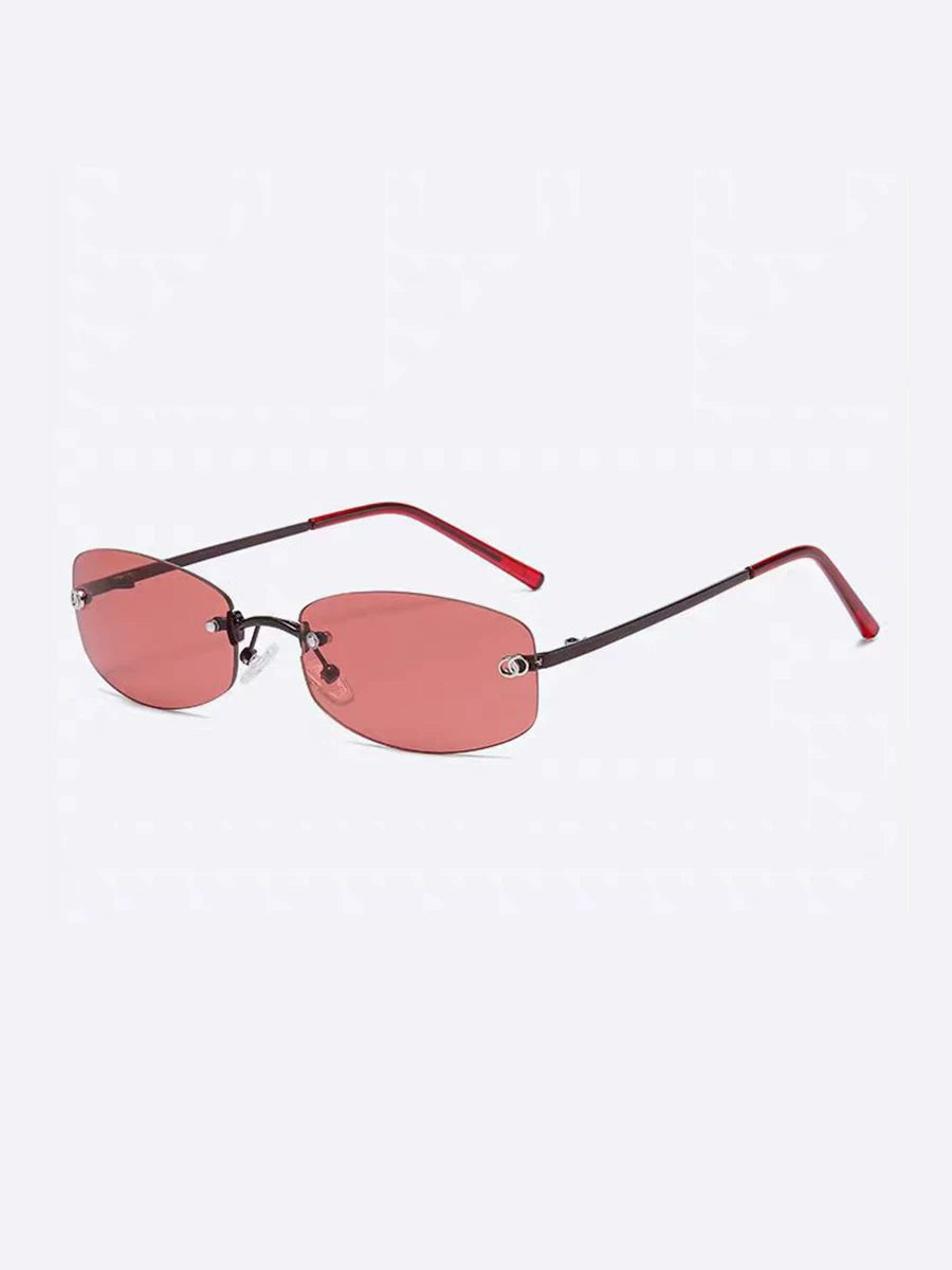 Lunettes de soleil rectangulaires sans monture en métal — coloris rouge ; détails de la monture et des verres