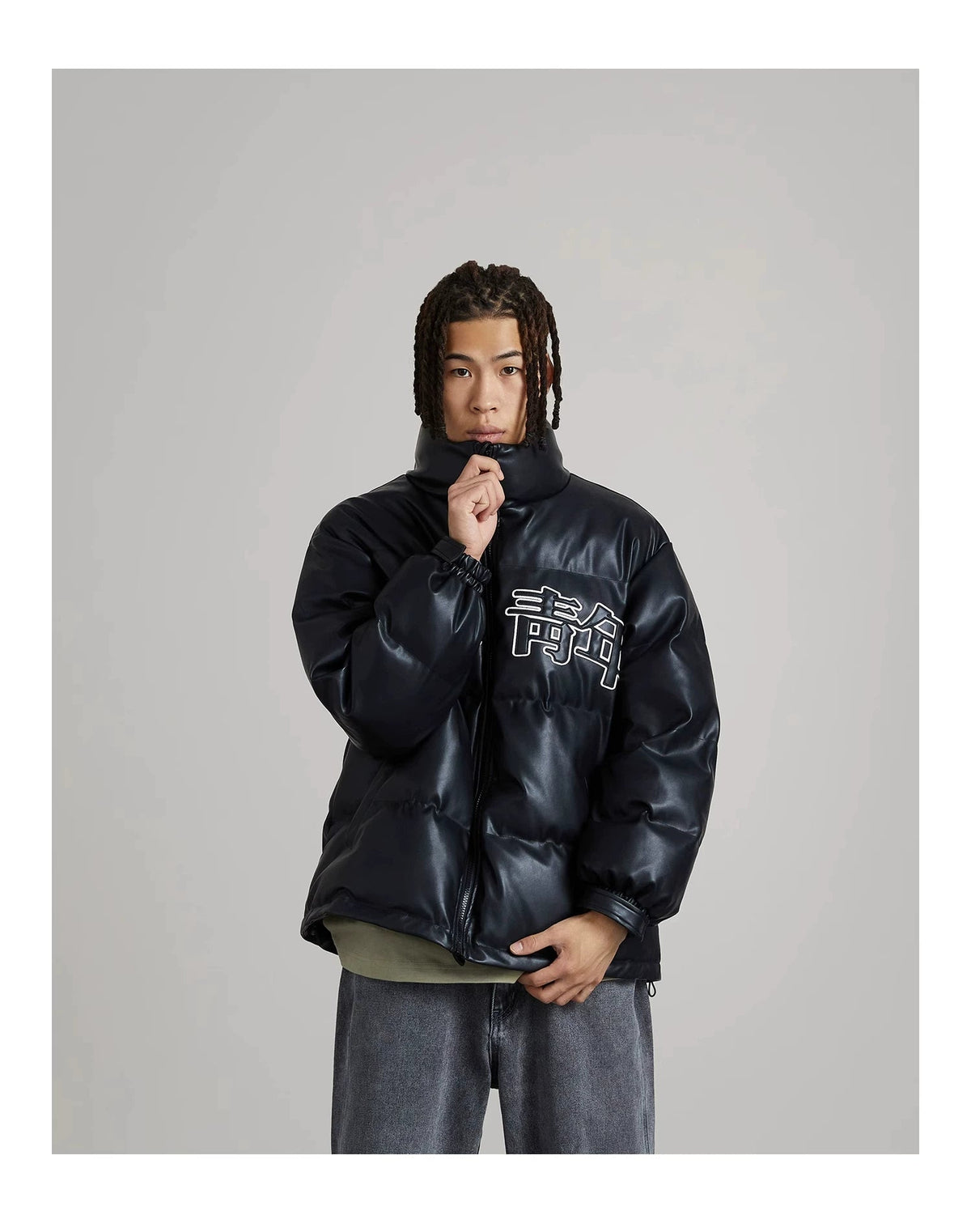 Kapuzen-Steppjacke mit Logo-Patch