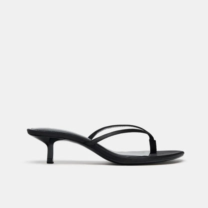 Women's Round Toe Kitten Heel Thong Sandals — black thong sandal, side view