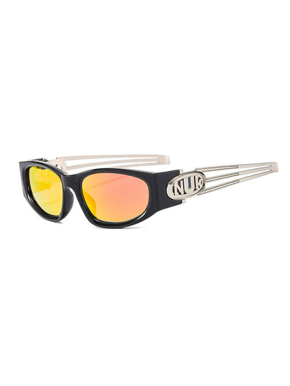 Lunettes de soleil Y2K à branches décoratives — coloris noir, rouge ; détails de la monture et des verres